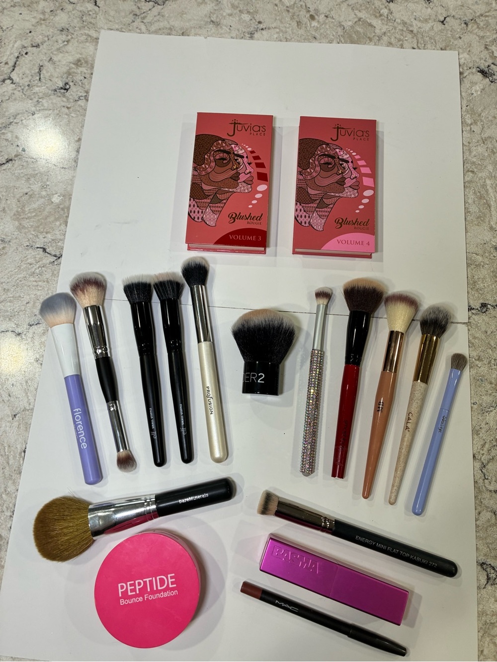 Beauty bundle JUVIAS Basma & brush bundle